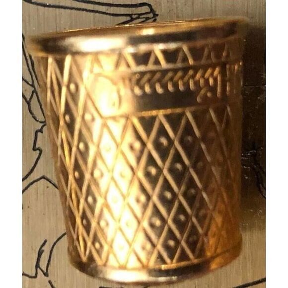 M.J. Hummel School Children 40 Thimble Collection‎ with Wooden Display Case - Picture 3 of 8